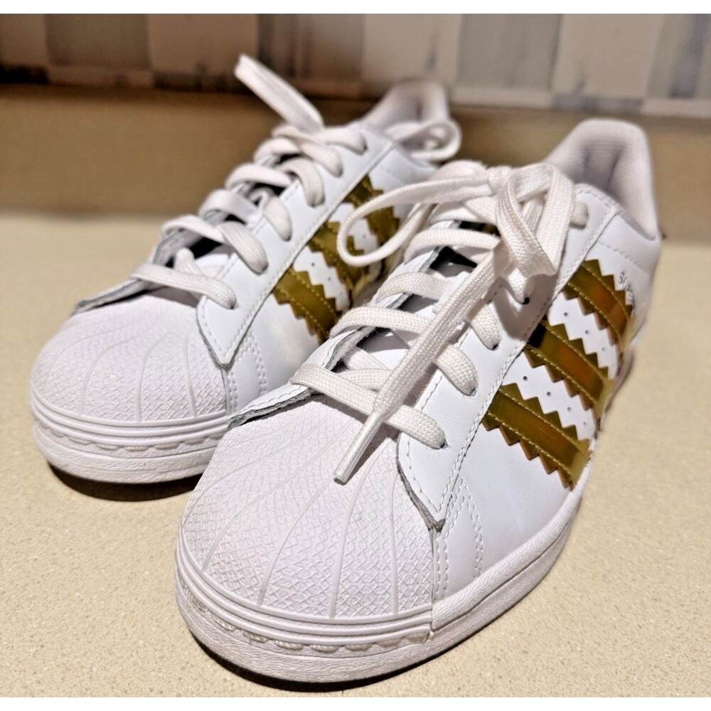 Adidas Superstar Shoes Womens Size 7.5 White Gold Leather Sneakers FX7484